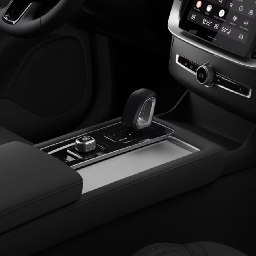 XC90_interior-studio-driversView_6FDF9FDAAA1D0C0F91647EAB7F127FBA108DE715_900x900